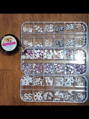 Nail Art Rhinestone & Charm Kit in Pink, Silver, White